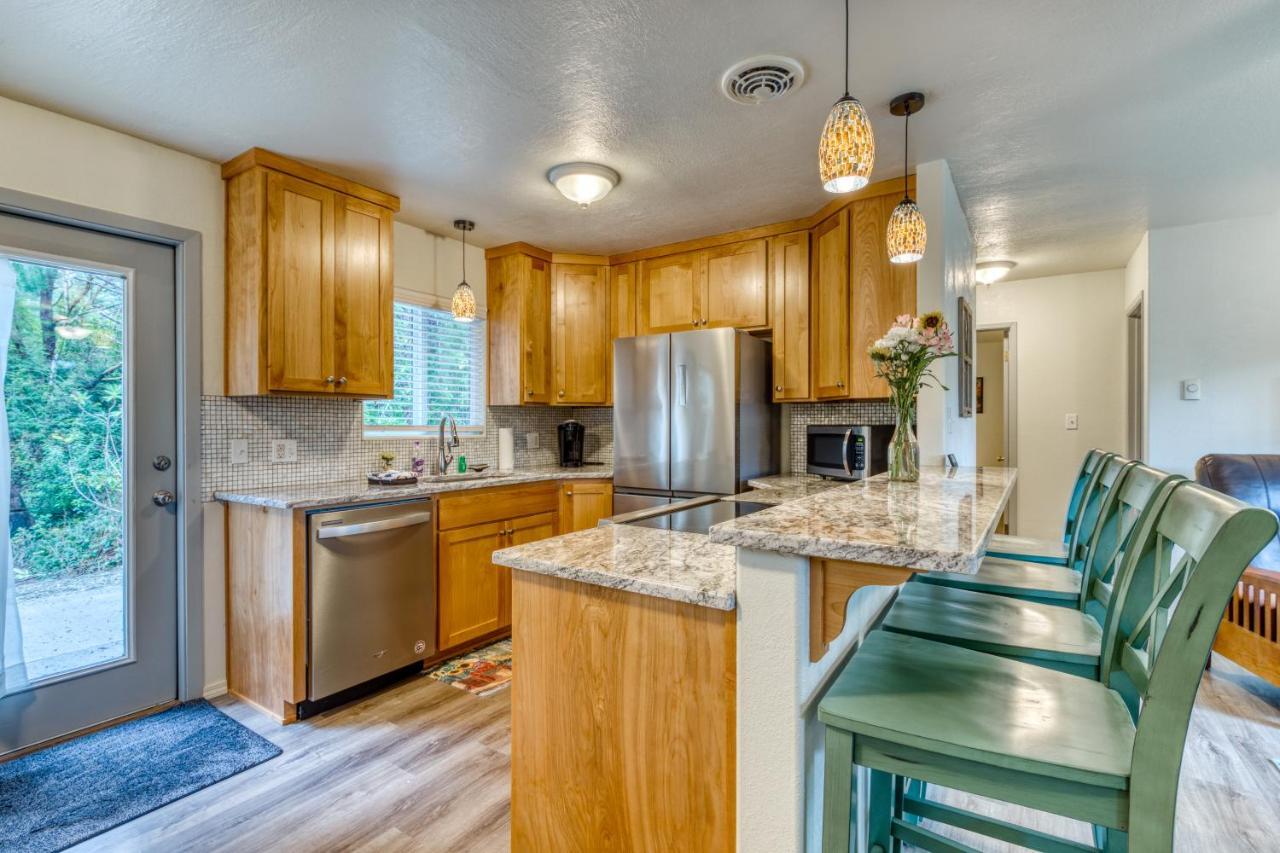 The Beverly Home Bandon Exterior photo
